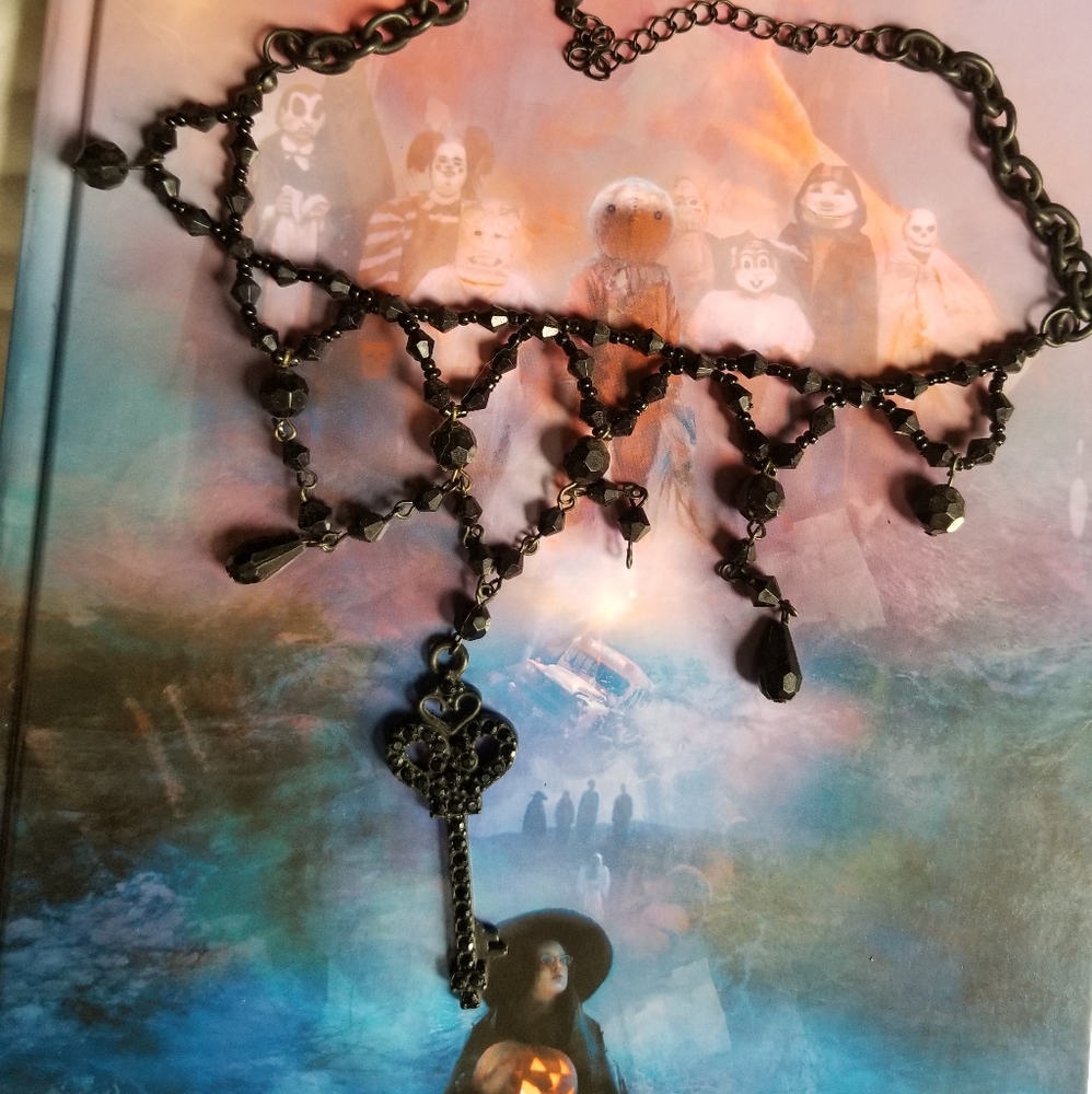 Hot Topic Key Choker